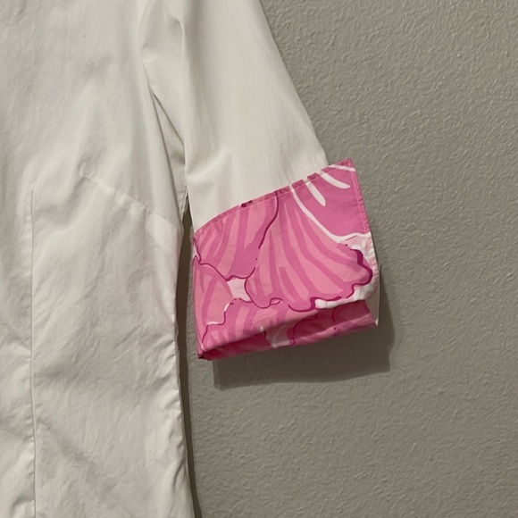 LILLY PULITZER BUTTON DOWN PINK AND WHITE TOP - Picture 3 of 10